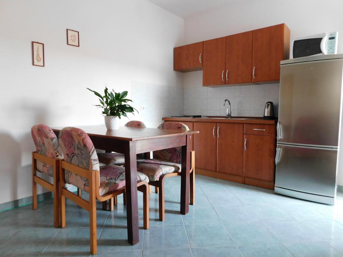 Apartmani Salus Pag Town Exteriér fotografie