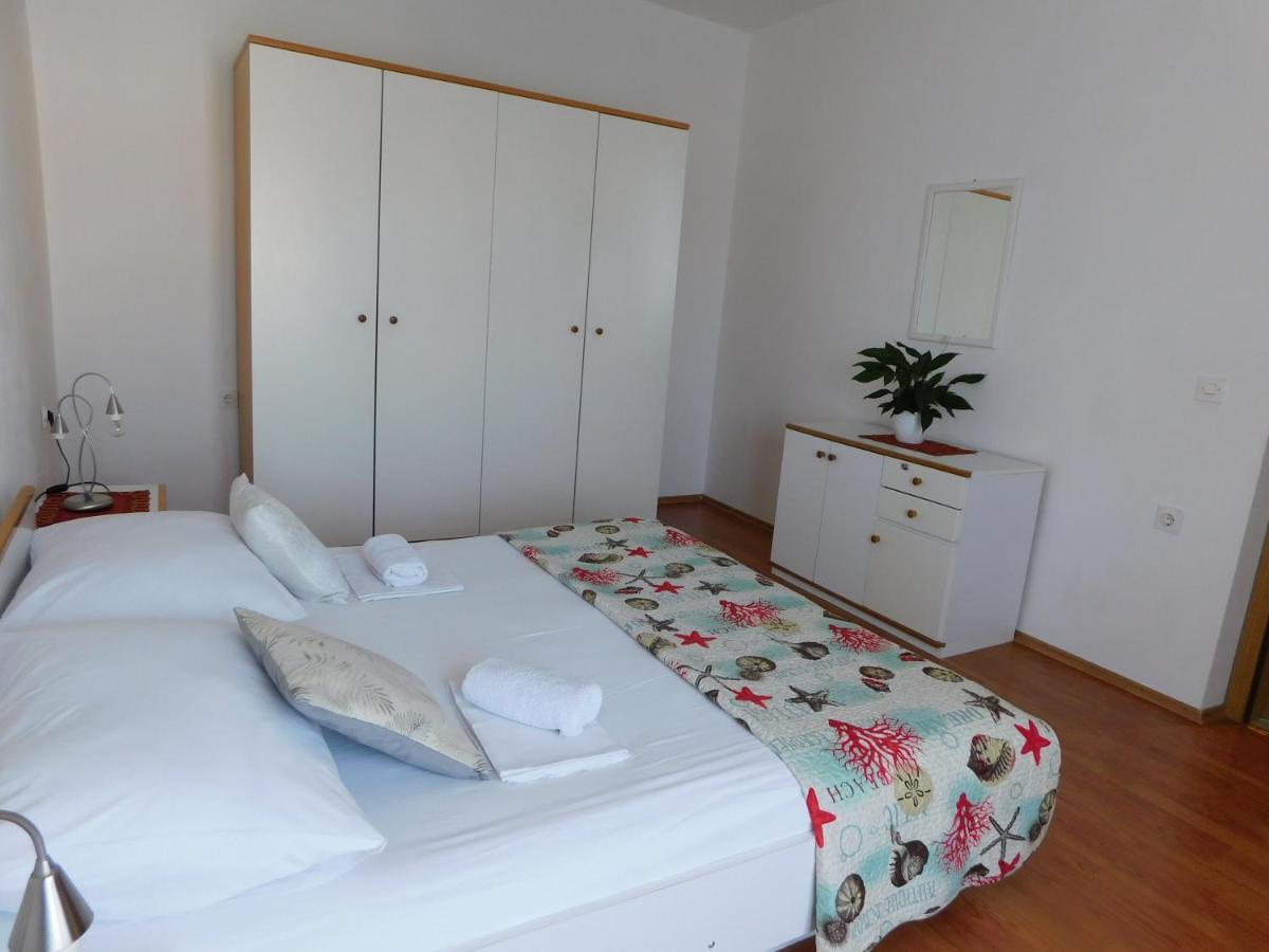 Apartmani Salus Pag Town Exteriér fotografie