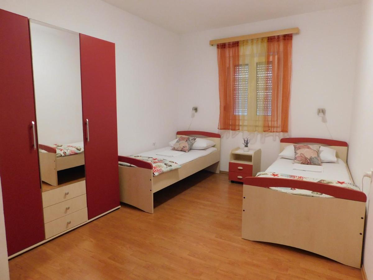 Apartmani Salus Pag Town Exteriér fotografie