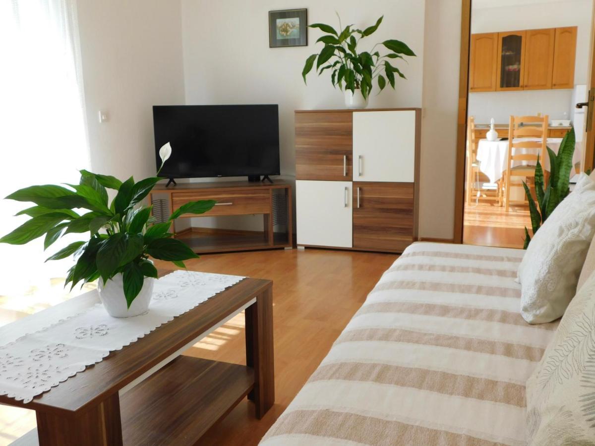 Apartmani Salus Pag Town Exteriér fotografie