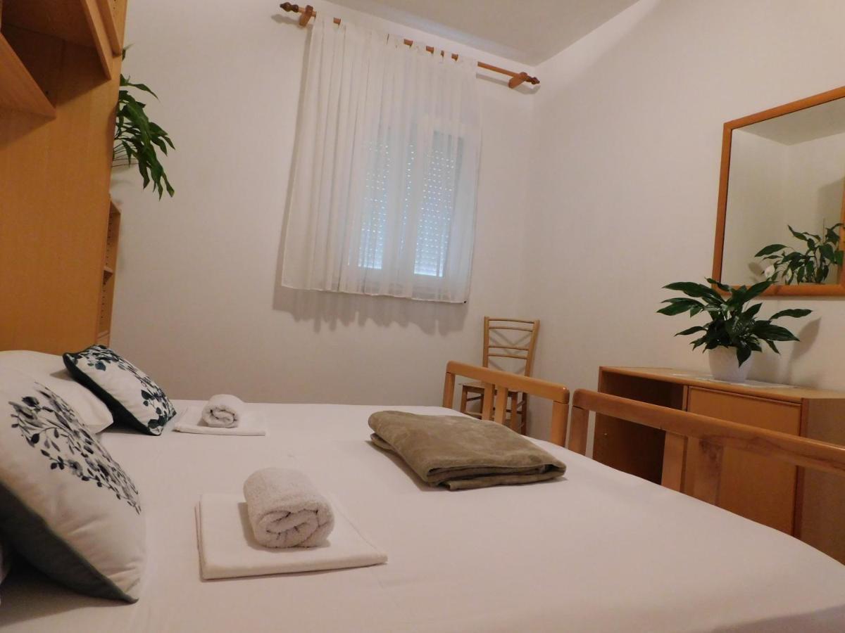 Apartmani Salus Pag Town Exteriér fotografie