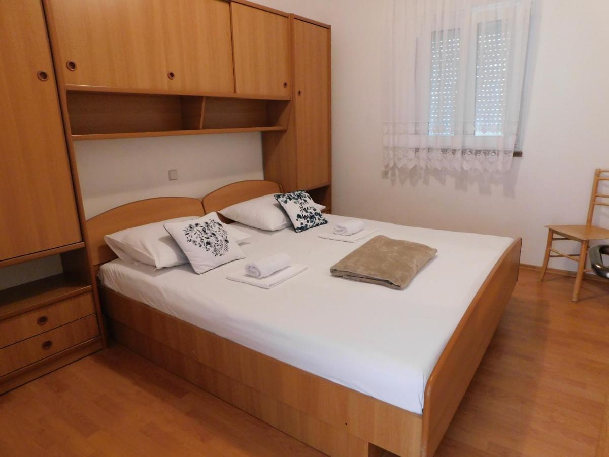 Apartmani Salus Pag Town Exteriér fotografie