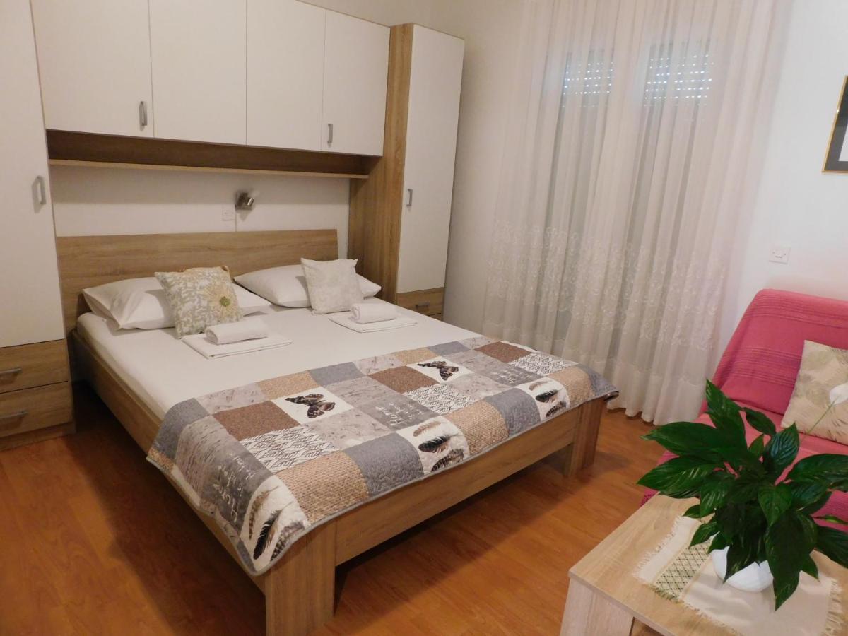 Apartmani Salus Pag Town Exteriér fotografie