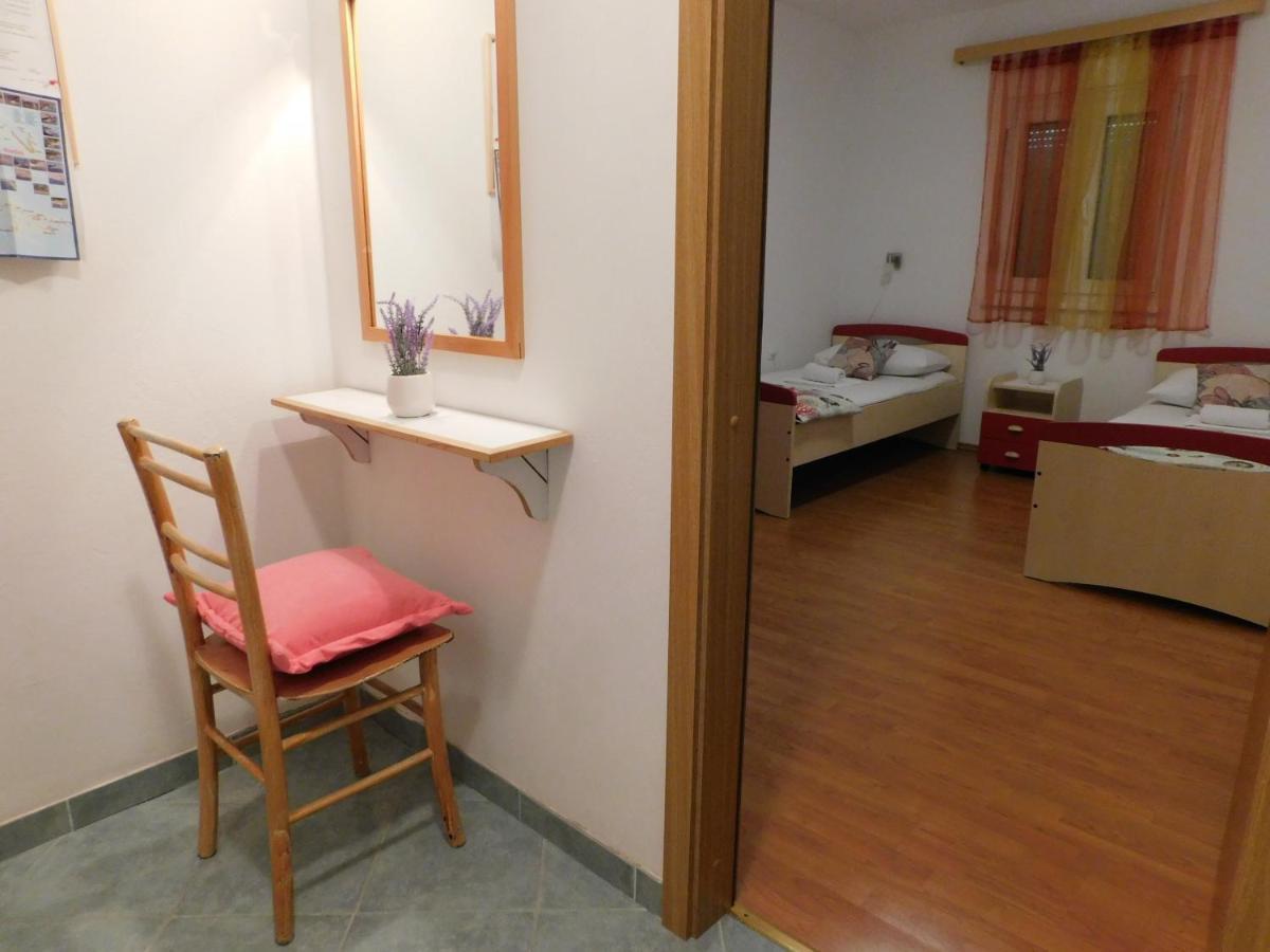 Apartmani Salus Pag Town Exteriér fotografie