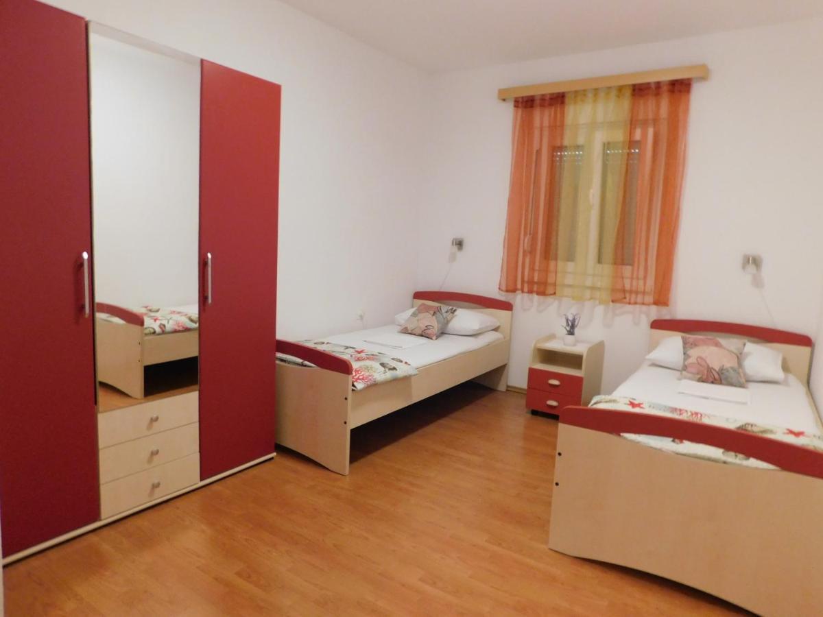 Apartmani Salus Pag Town Exteriér fotografie