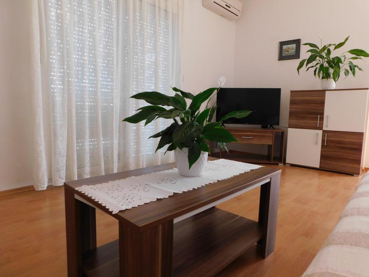 Apartmani Salus Pag Town Exteriér fotografie