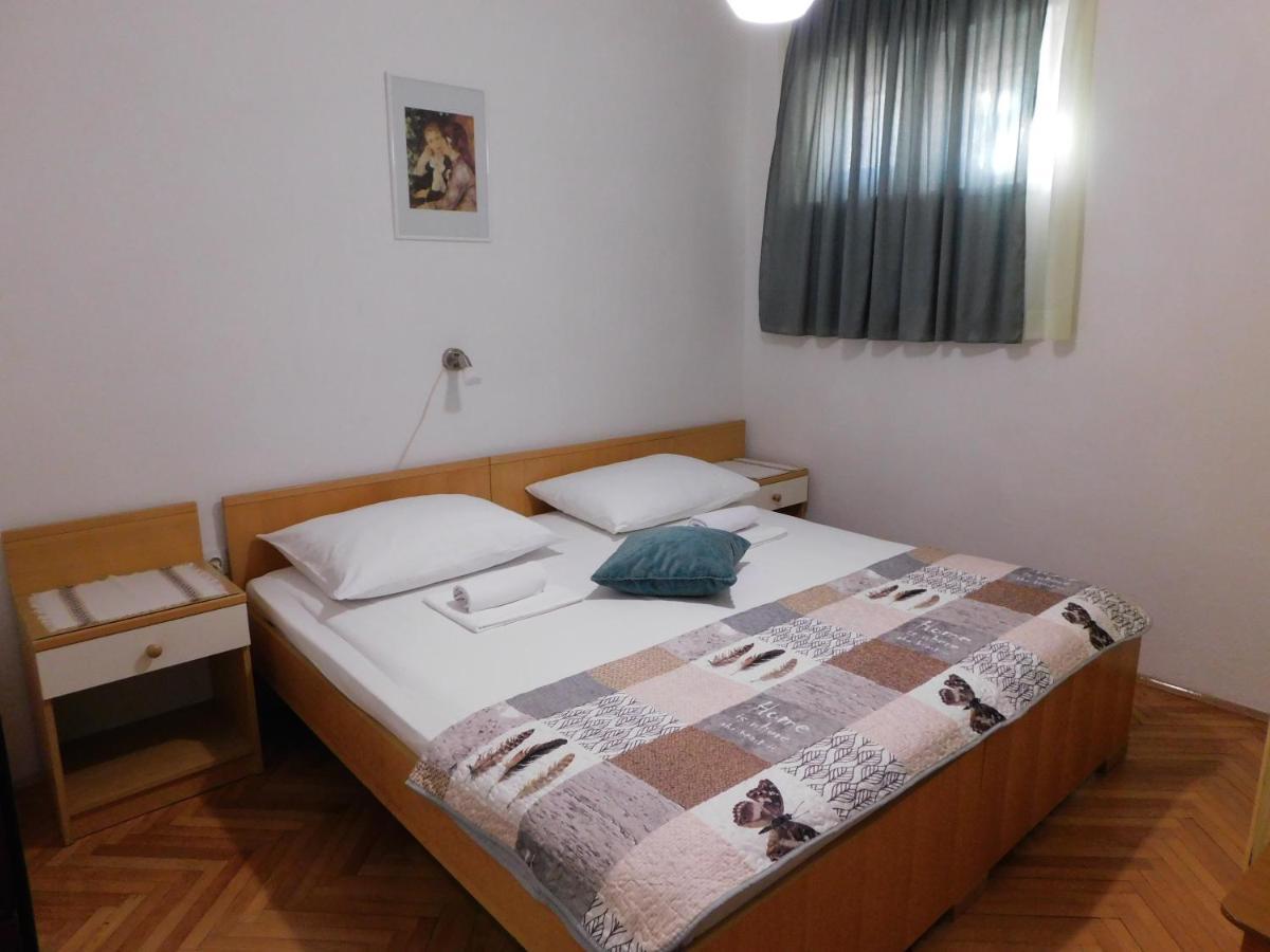 Apartmani Salus Pag Town Exteriér fotografie