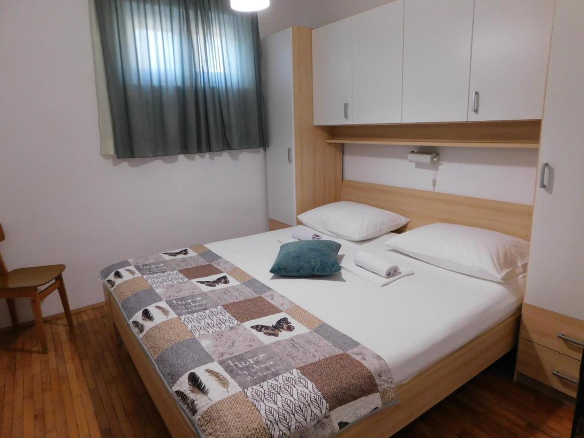 Apartmani Salus Pag Town Exteriér fotografie